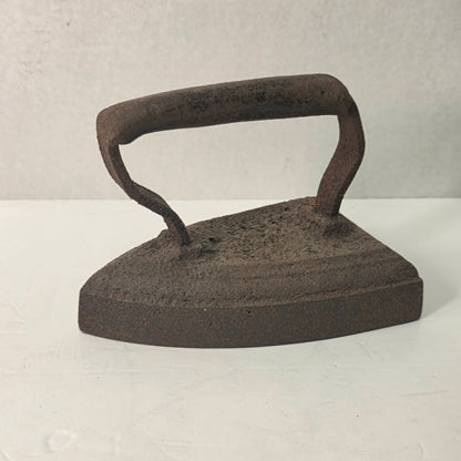 Primitive blacksmith-made clothes iron, early 1800s, authentic patina