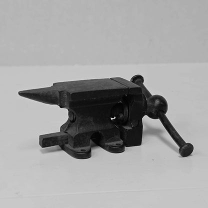 Antique Miniature Jeweler's Vise with Built-In Anvil – Primitive Bench Vise - Wainfleet Trading Post