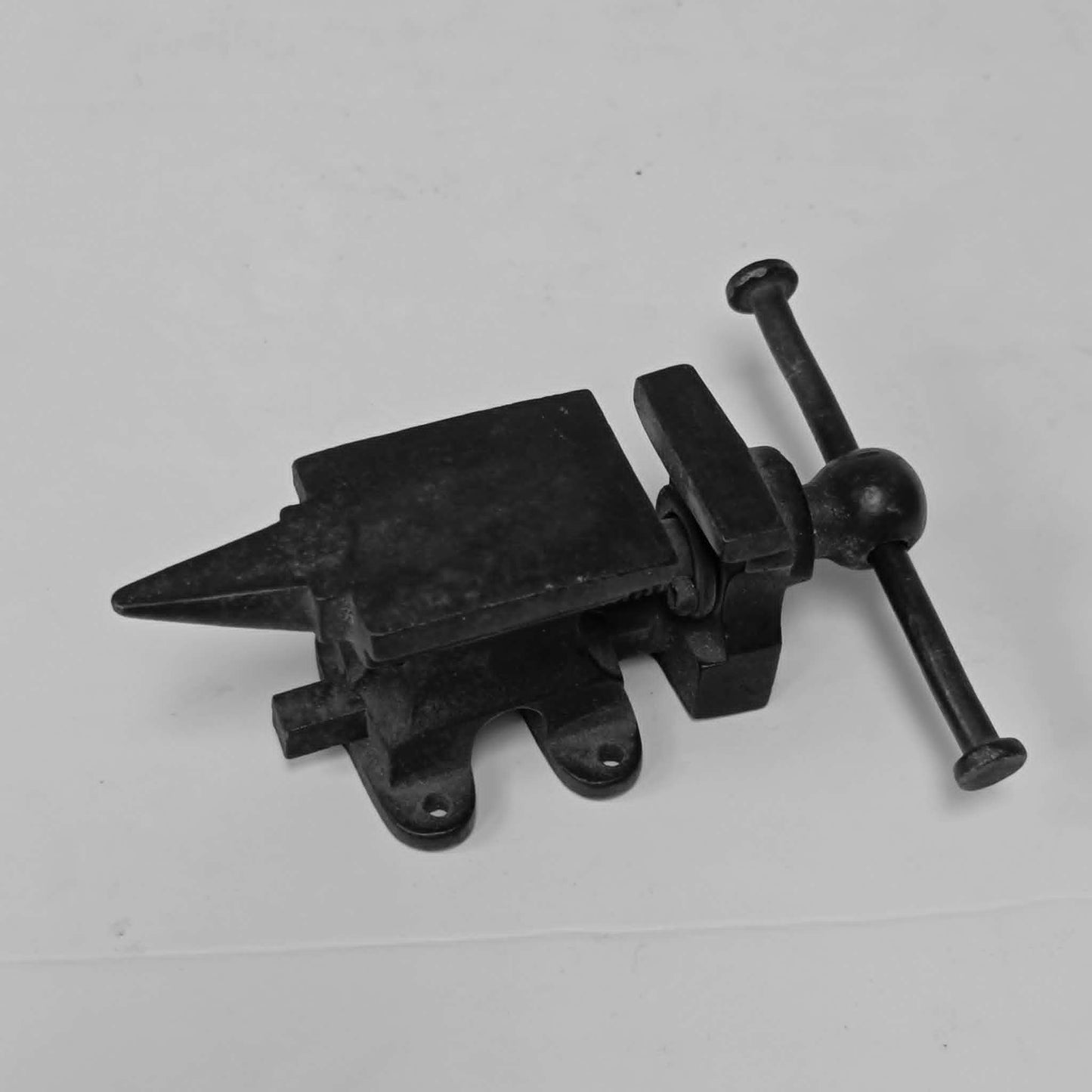 Antique Miniature Jeweler's Vise with Built-In Anvil – Primitive Bench Vise - Wainfleet Trading Post