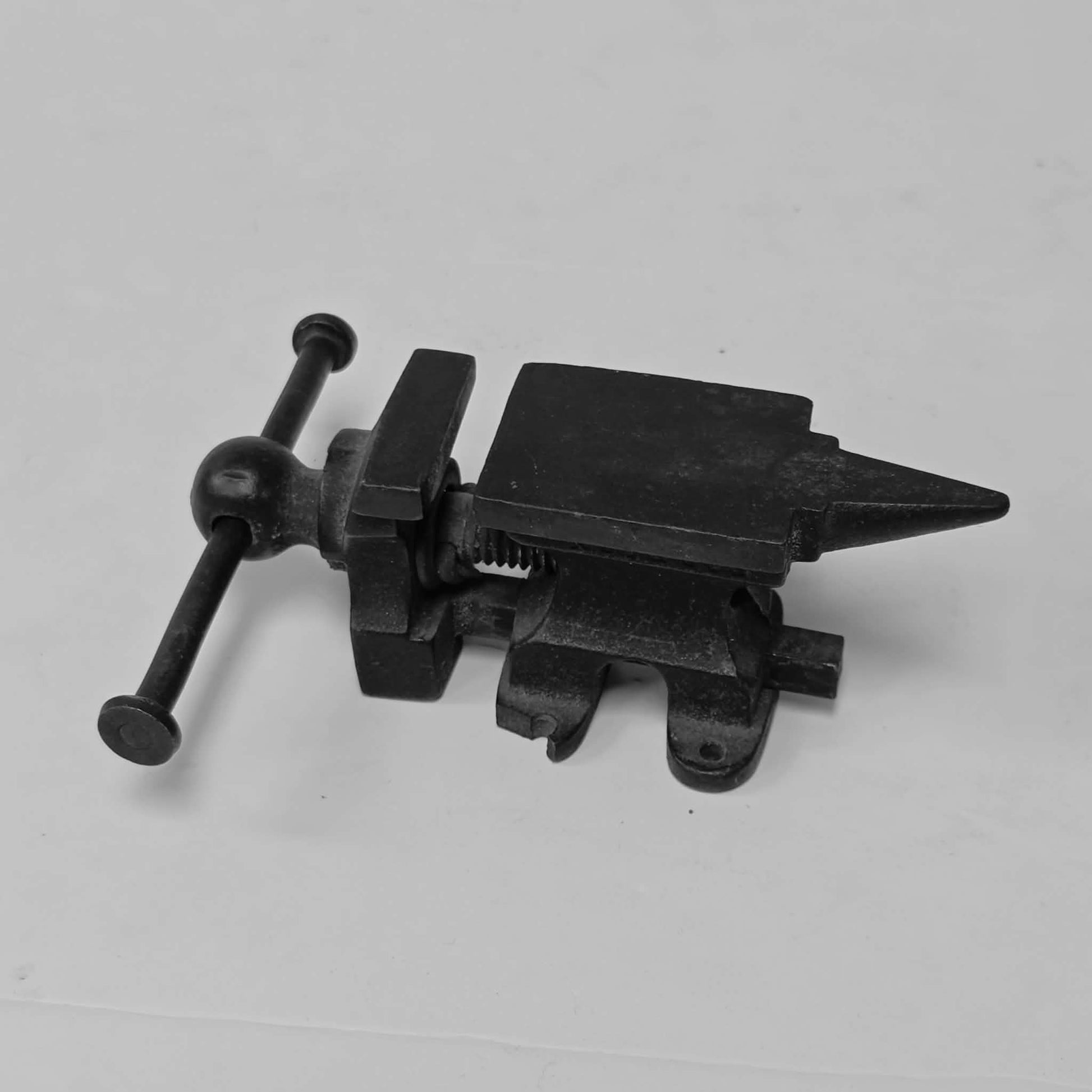 Antique Miniature Jeweler's Vise with Built-In Anvil – Primitive Bench Vise - Wainfleet Trading Post