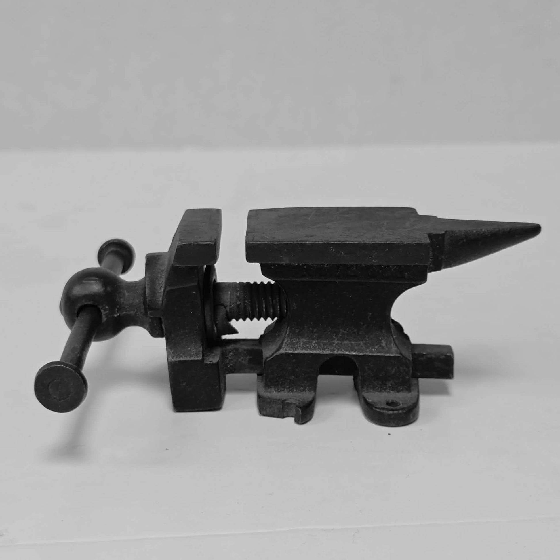 Antique Miniature Jeweler's Vise with Built-In Anvil – Primitive Bench Vise - Wainfleet Trading Post