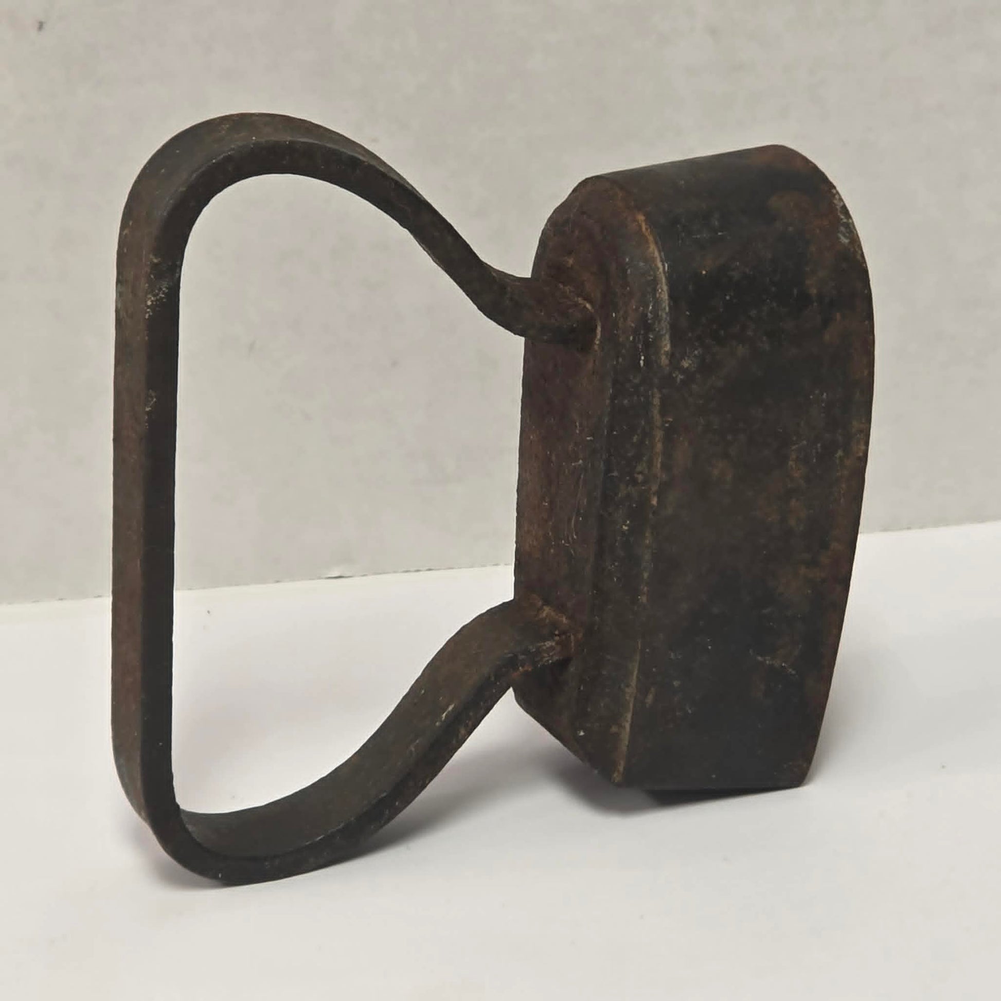 Late 19th-century antique tugboat-style cast iron sad clothes iron from Troy New York.
