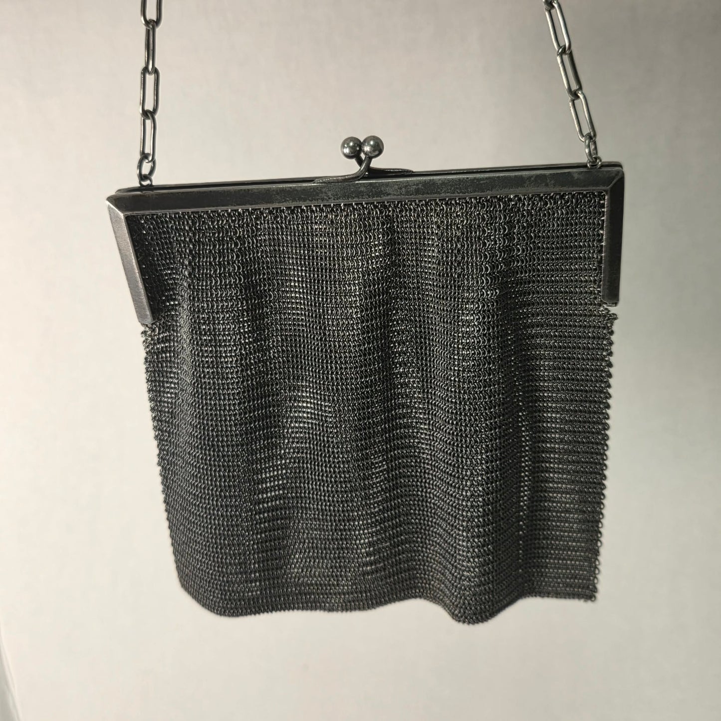 1920s flapper era silver mesh chain purse, 6.5 inch Art Deco evening bag