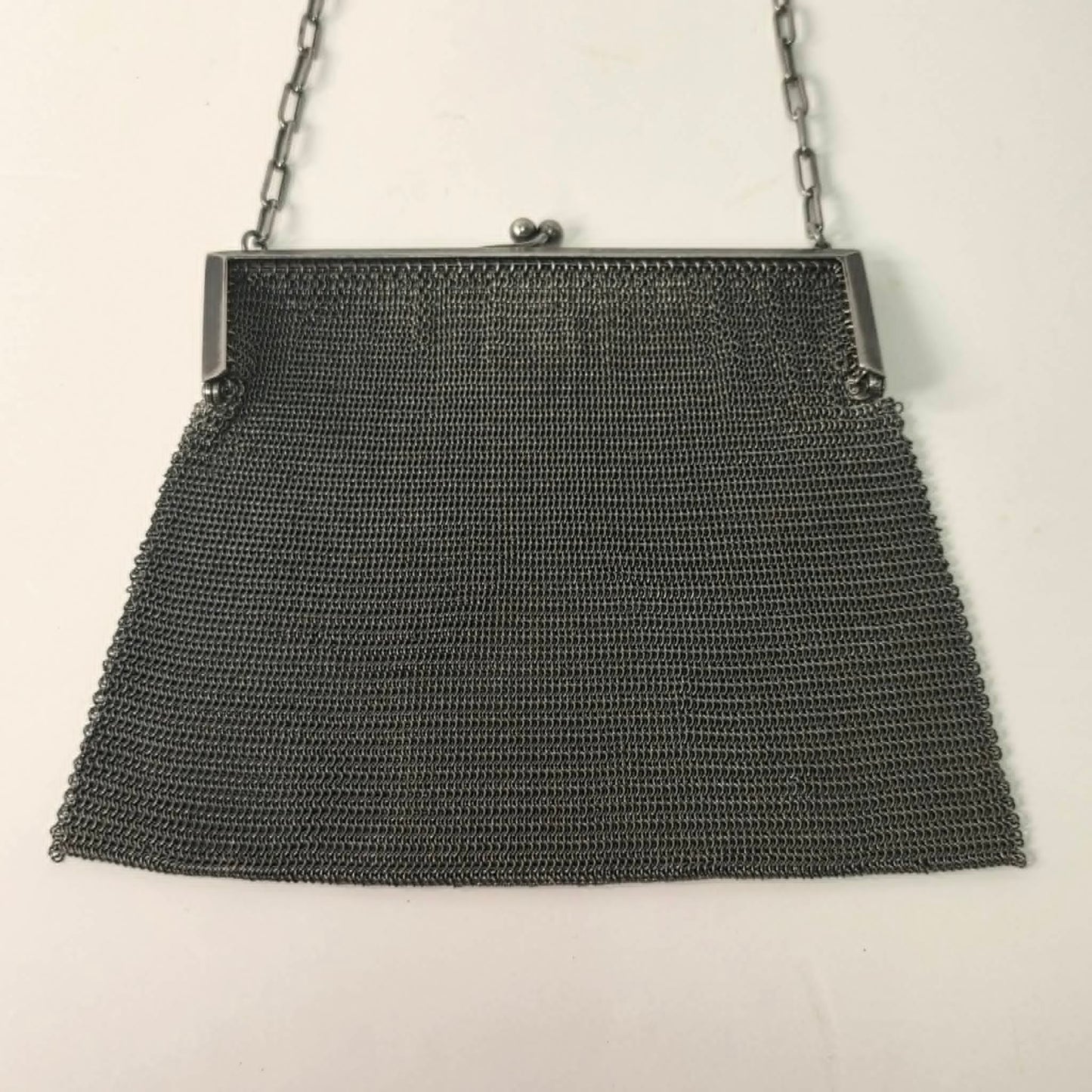 1920s flapper era silver mesh chain purse, 6.5 inch Art Deco evening bag