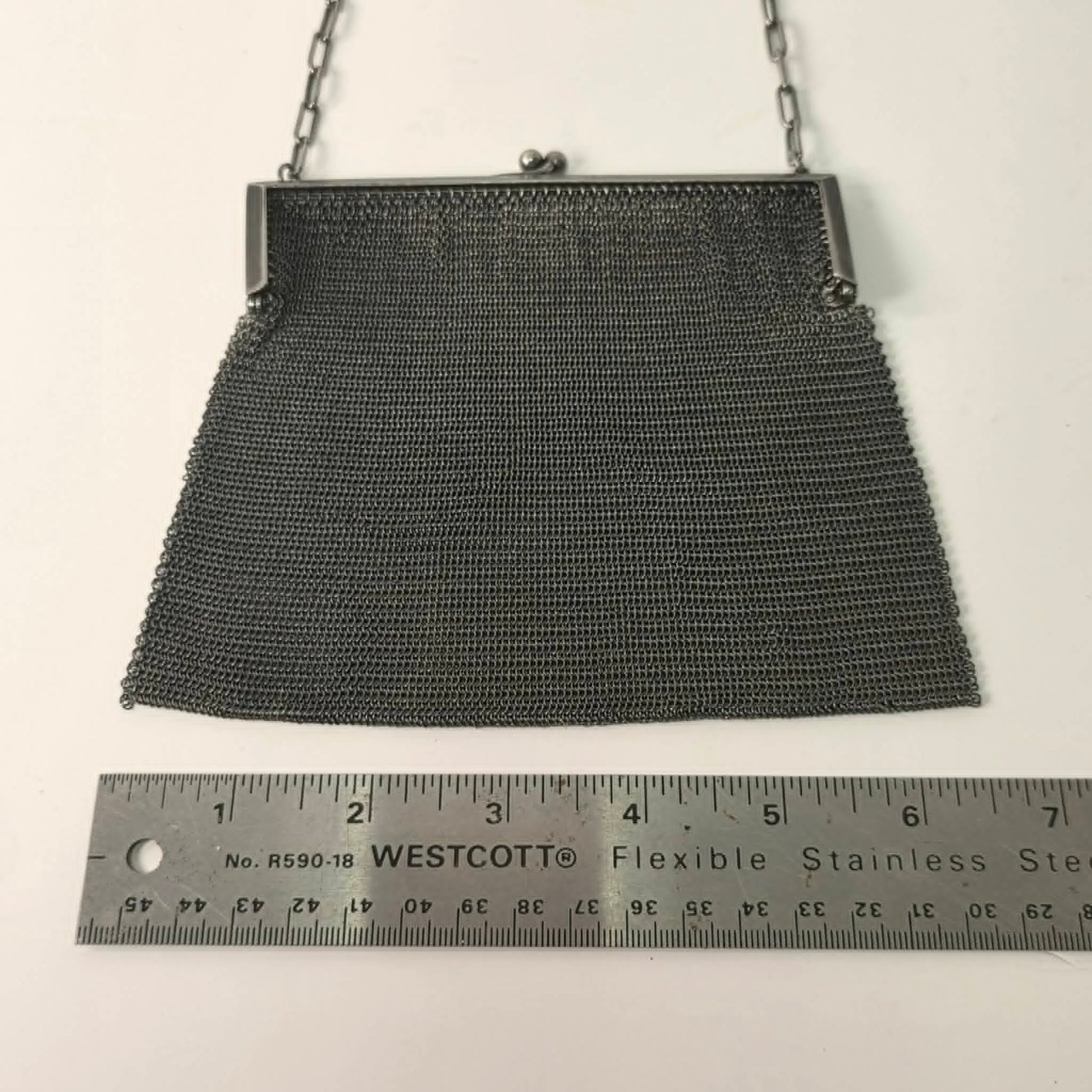 1920s flapper era silver mesh chain purse, 6.5 inch Art Deco evening bag