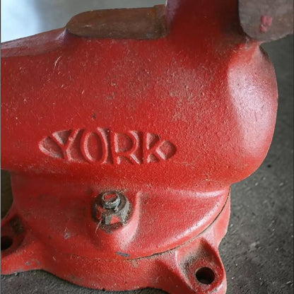 Vintage York 100 Bullet Vise with 4-inch jaws and swivel base in excellent condition.
