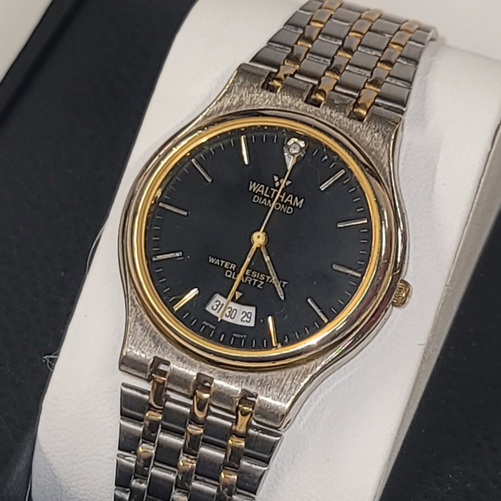 VTG Waltham Diamond Quartz Mens Watch day/ date