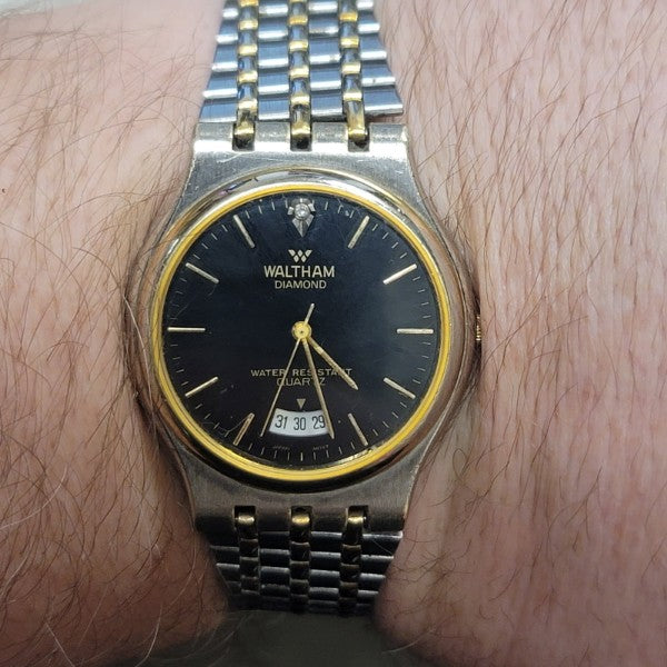 VTG Waltham Diamond Quartz Mens Watch day/ date