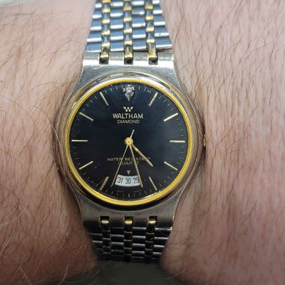 VTG Waltham Diamond Quartz Mens Watch day/ date