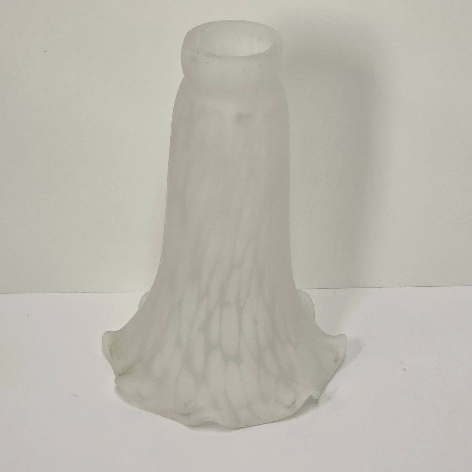 Vintage Tulip-Shaped Mottled White Glass Lampshade Ruffled Edge 6-Inch Tall