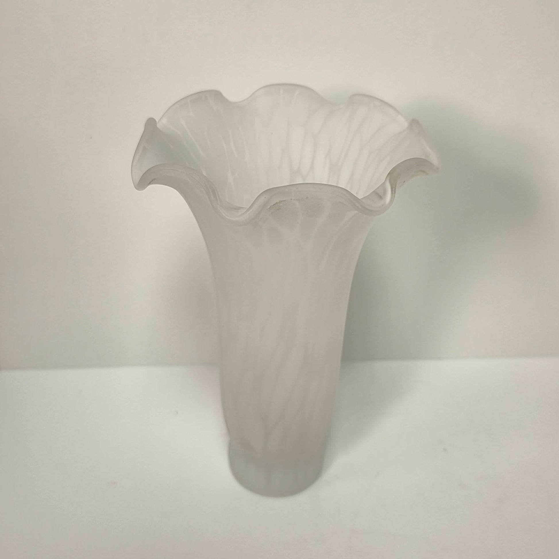 Vintage Tulip-Shaped Mottled White Glass Lampshade Ruffled Edge 6-Inch Tall