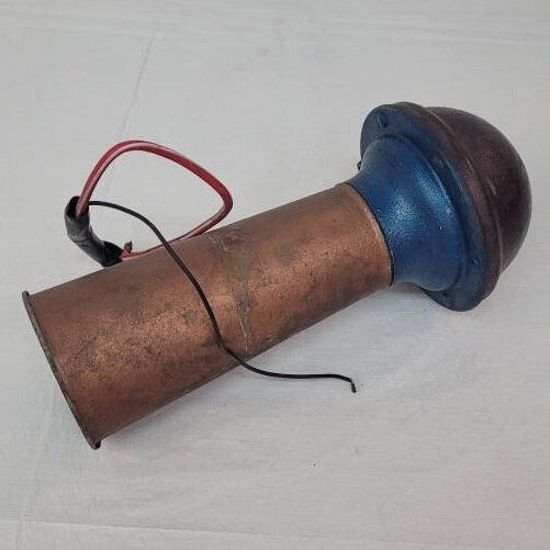 Vintage ooga horn klaxon style automotive horn for classic cars and hot rod builds.