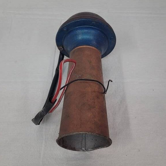 Vintage ooga horn klaxon style automotive horn for classic cars and hot rod builds.
