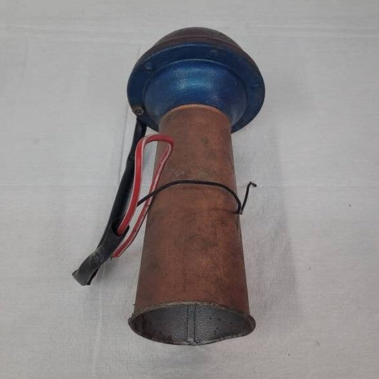 Vintage ooga horn klaxon style automotive horn for classic cars and hot rod builds.