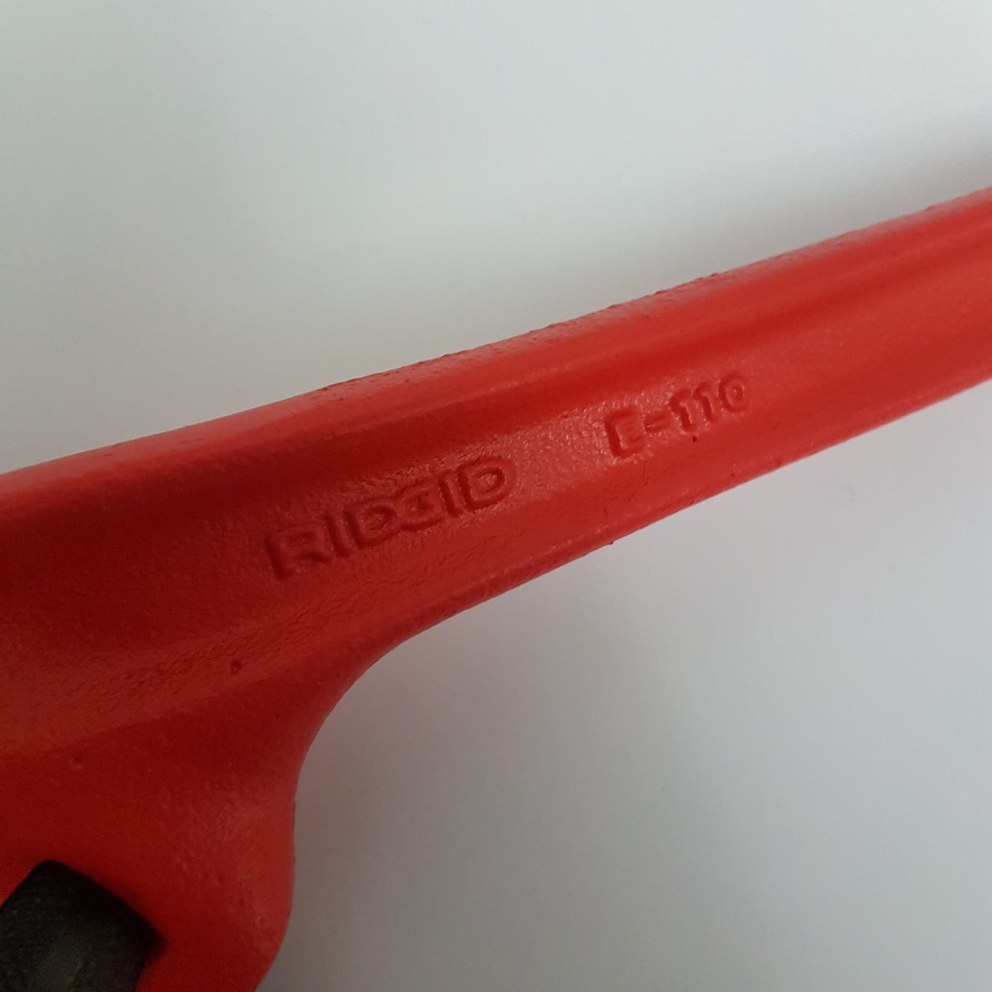 ridgid (31305) e-110 9-1/2" 1-1/8-2-5/8" capacity hex pipe wrench offset
