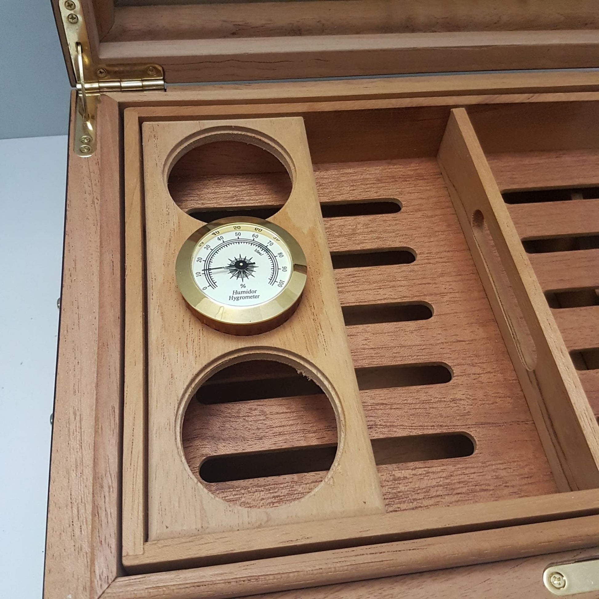 humidor cedar cigar box bevelled glass top