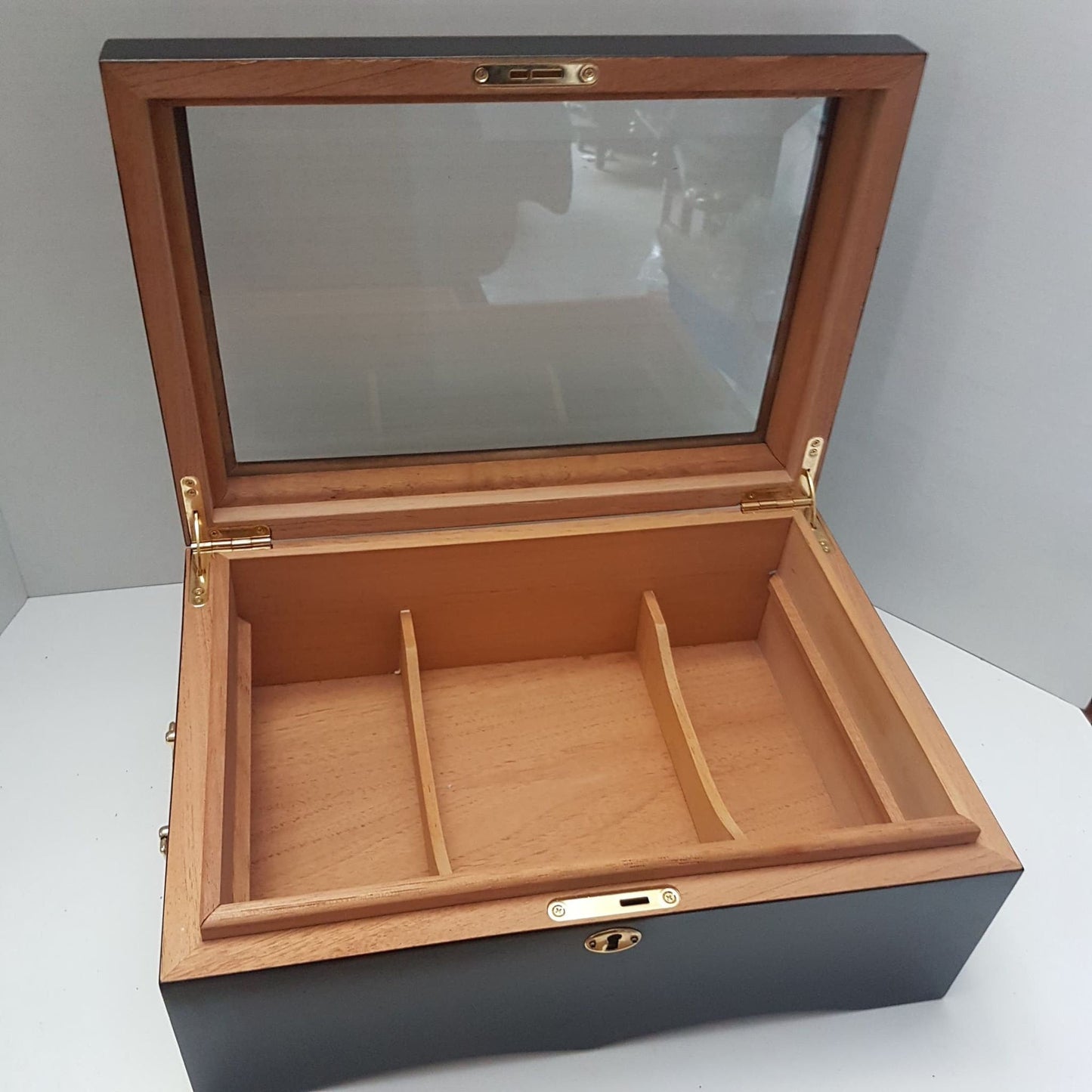 humidor cedar cigar box bevelled glass top