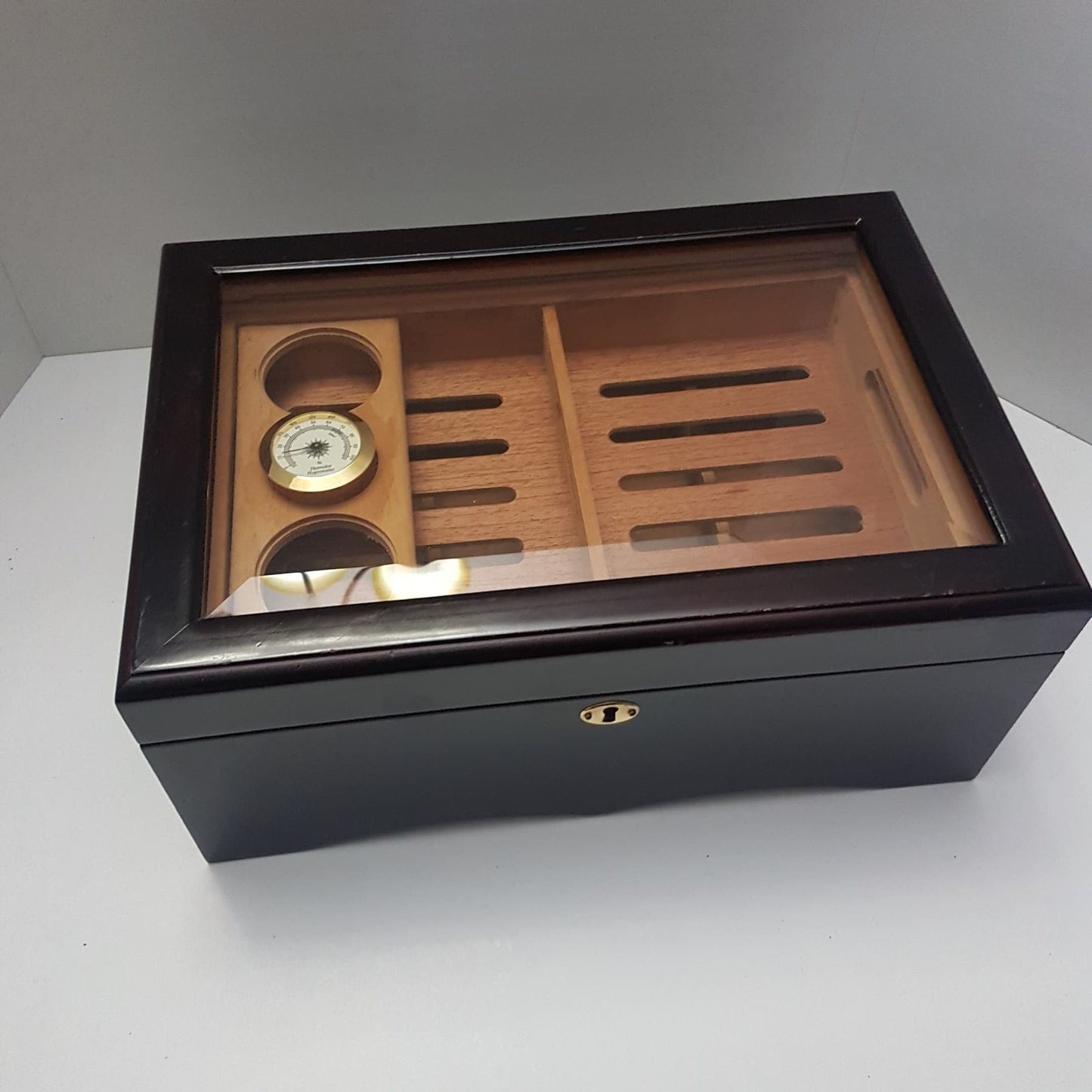 humidor cedar cigar box bevelled glass top