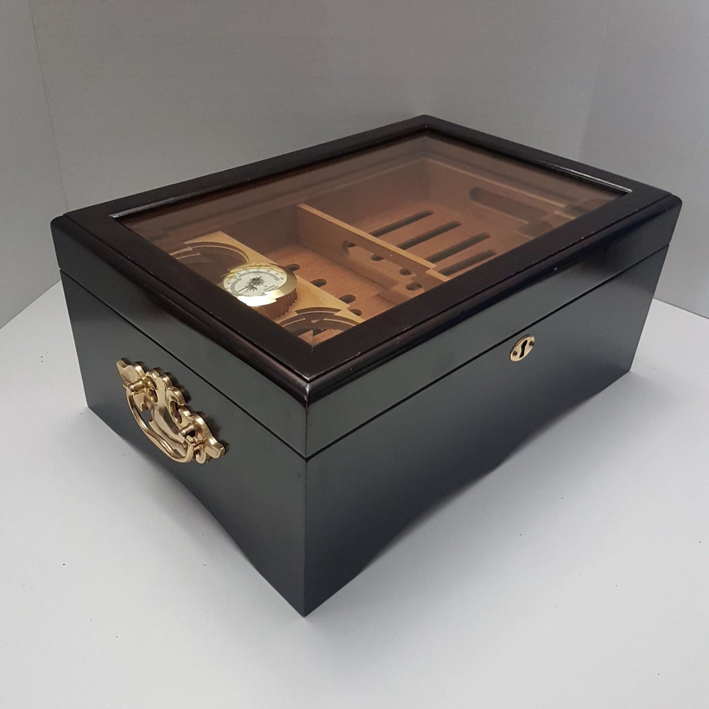humidor cedar cigar box bevelled glass top