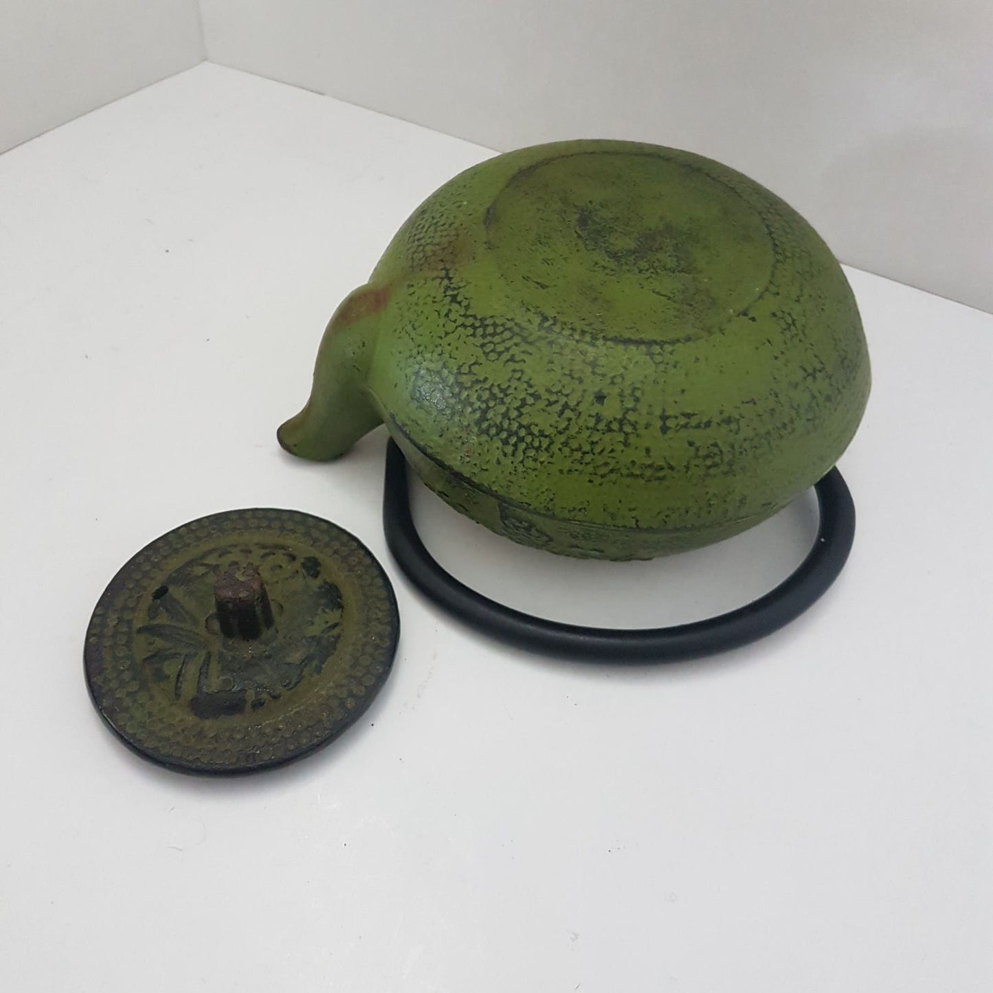 japanese teapot bamboo motif cast iron