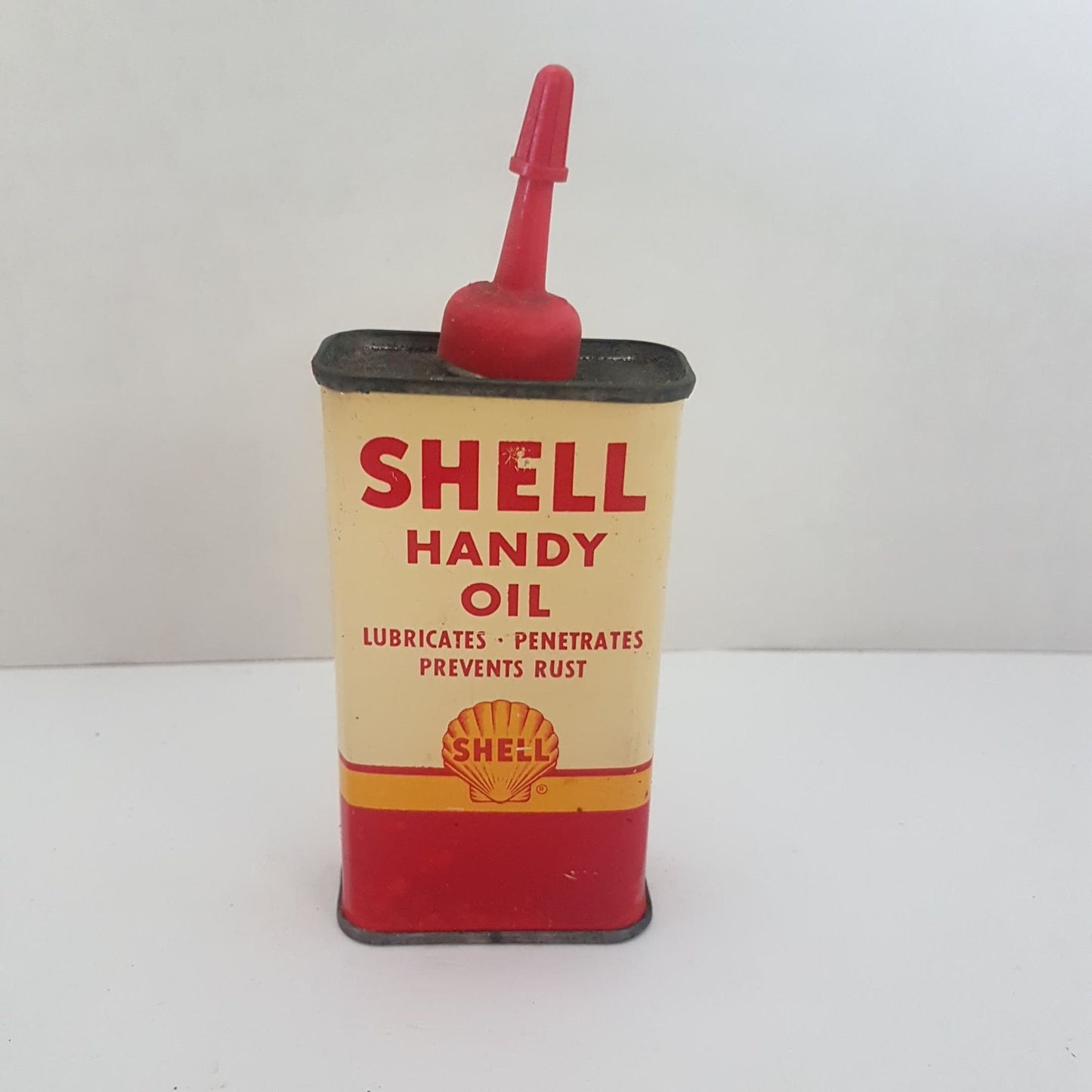 shell handy oil can