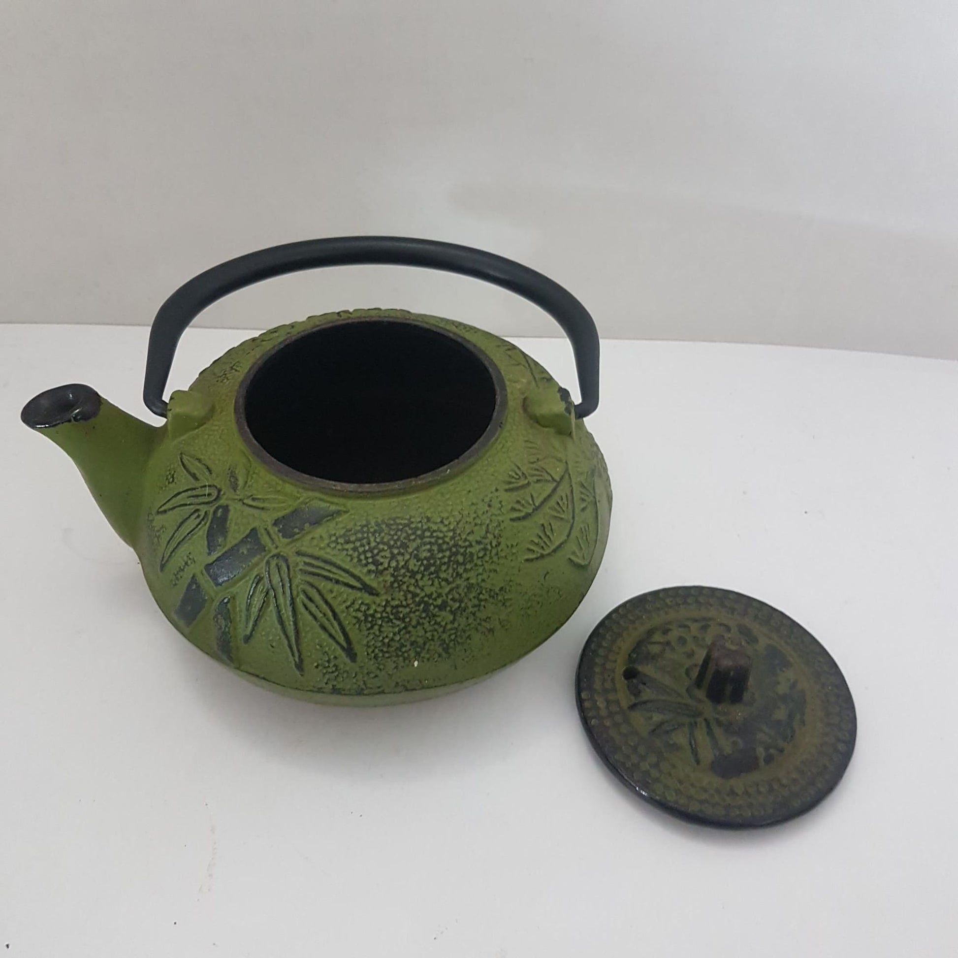 japanese teapot bamboo motif cast iron