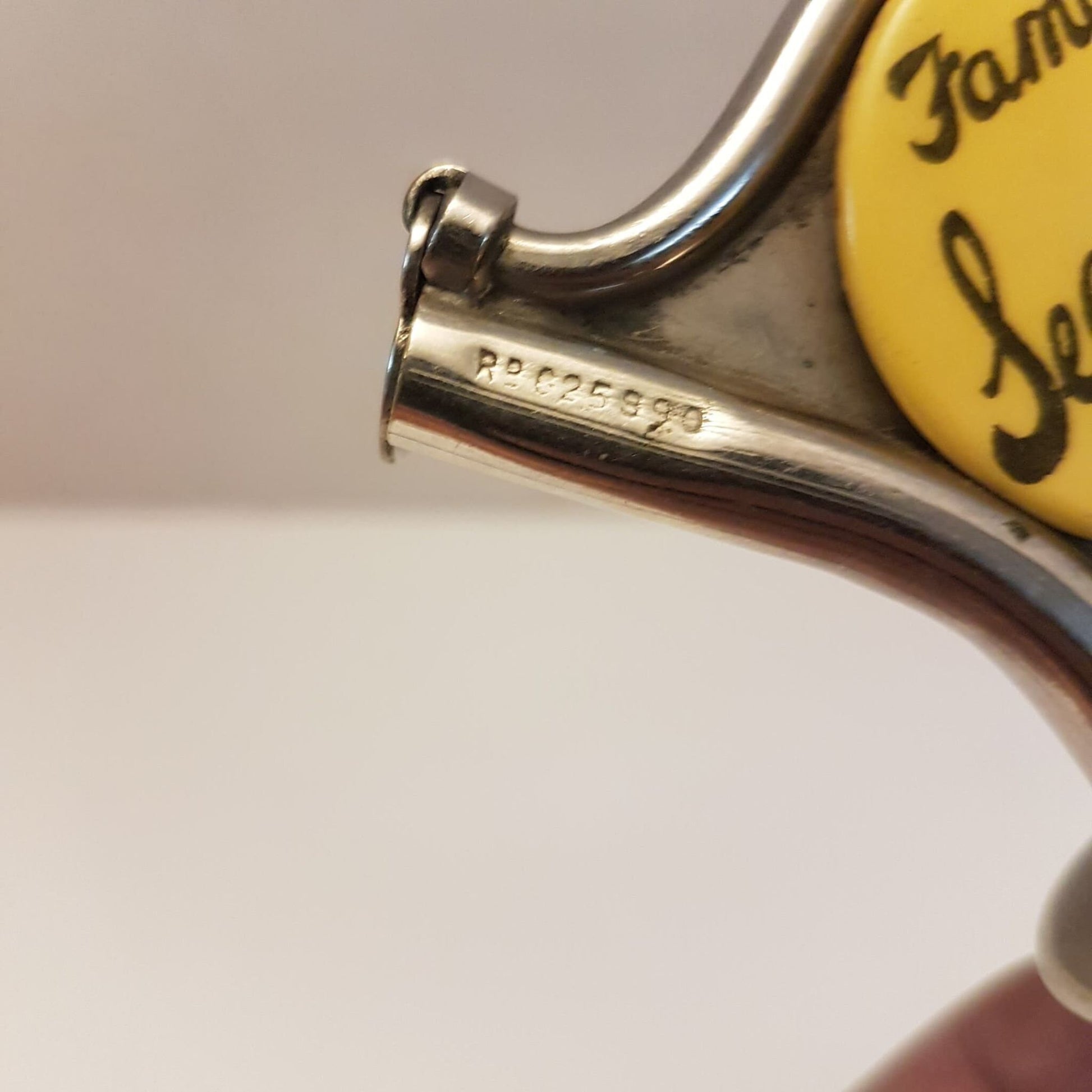 famous seagrams's whiskies bottle pourer antique