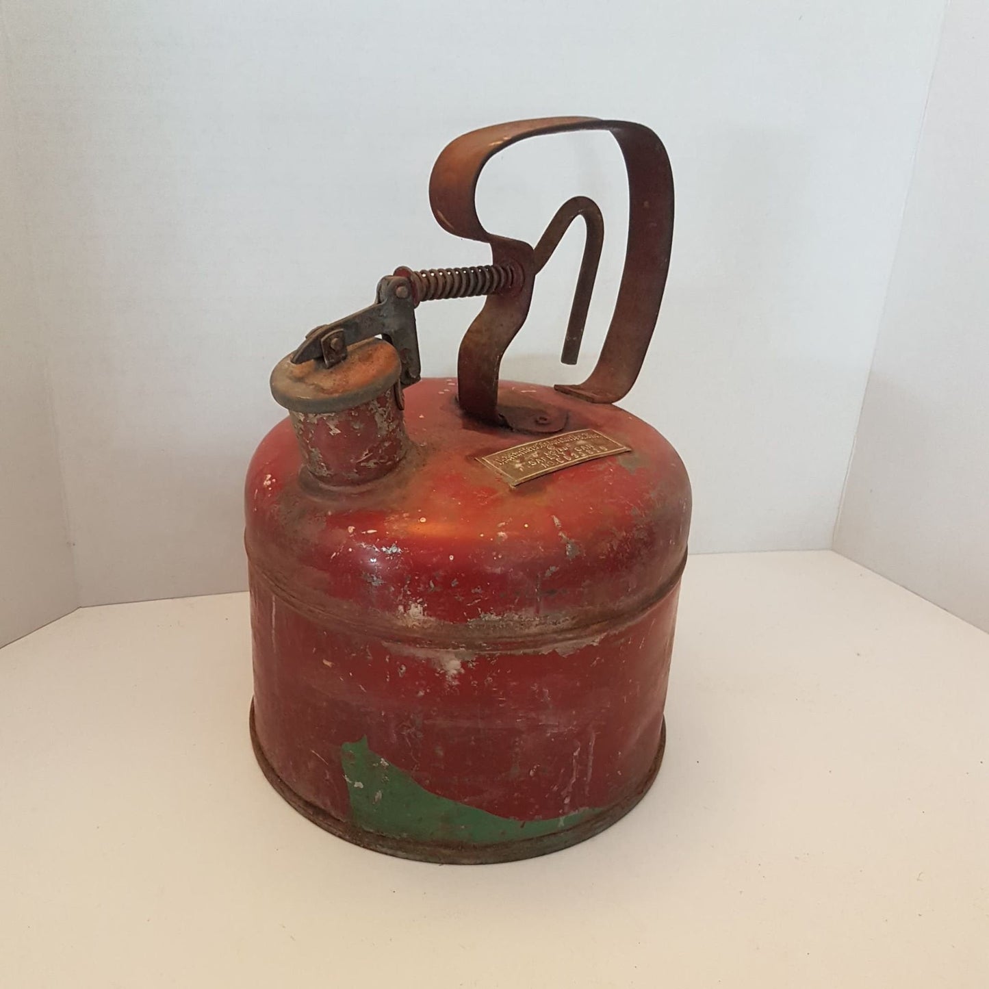 antique oil safety can underwriters laboratory inc.