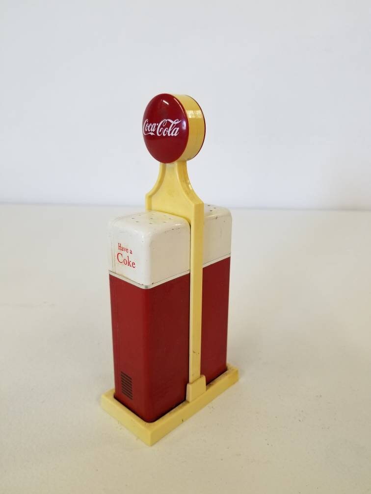 vintage coca-cola advertising vendo 44 salt and pepper shakers