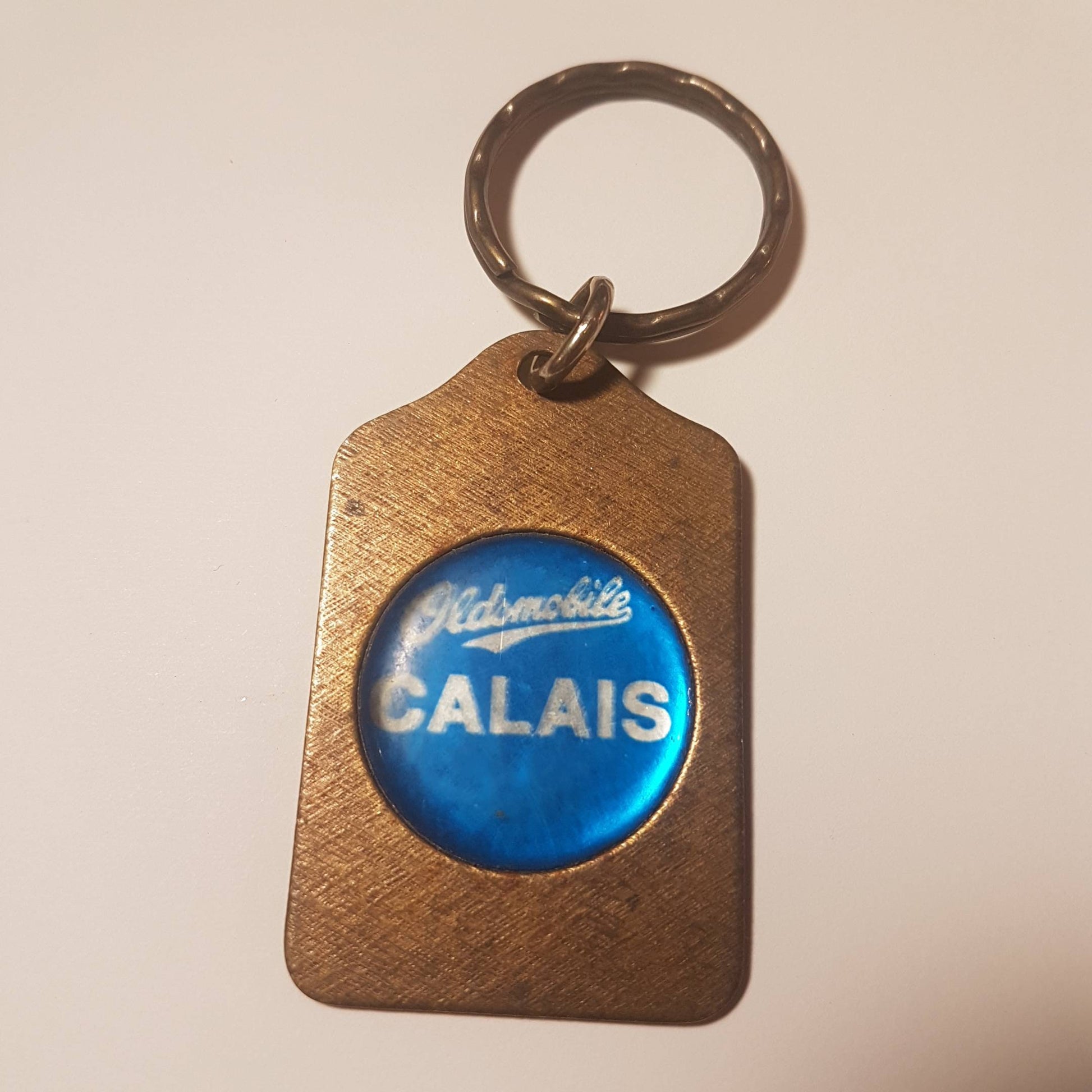 oldsmobile calais key chain keychain key fob keytag vintage automotove keychain gift collectible