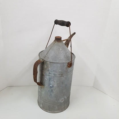 chicago & north western railway oil can