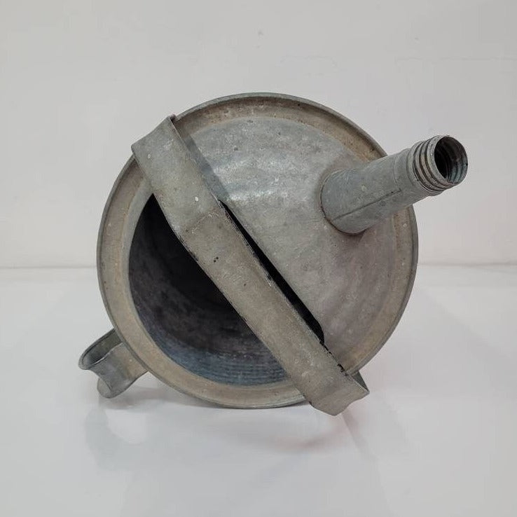 galvanized metal pouring can gsw