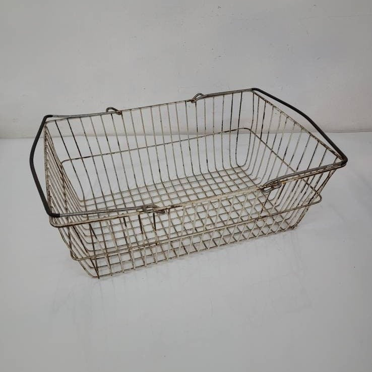 Vintage Metal Harvest Basket Farm Basket Grocery Store Display