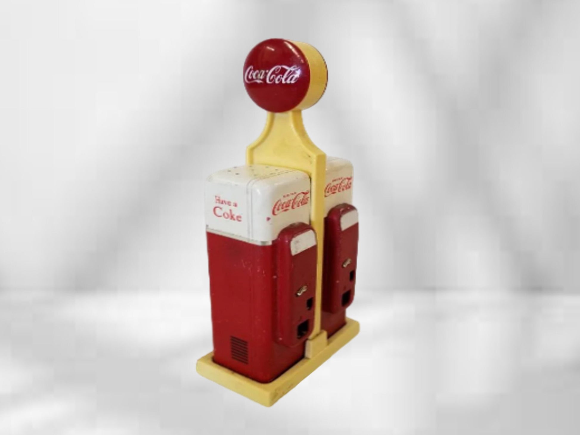 vintage coca-cola advertising vendo 44 salt and pepper shakers