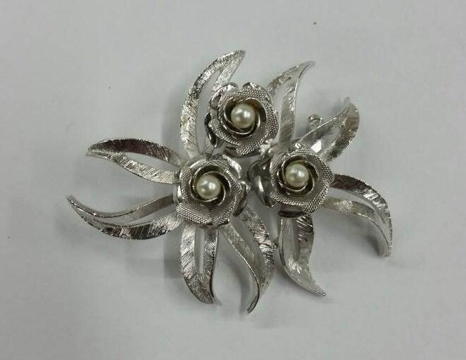 faux pearl silver rose brooch