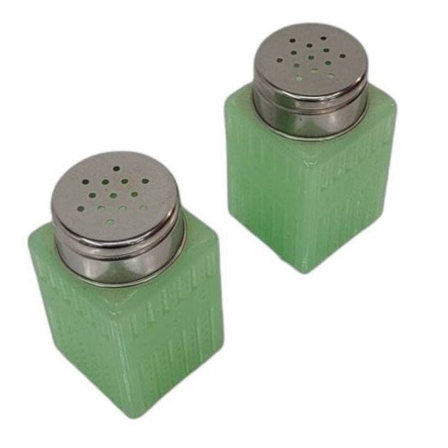 jadeite salt and pepper shaker set vintage kitchenware