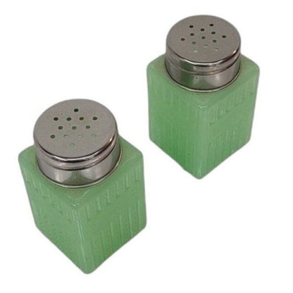 jadeite salt and pepper shaker set vintage kitchenware
