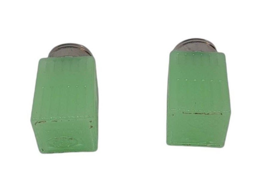 jadeite salt and pepper shaker set vintage kitchenware