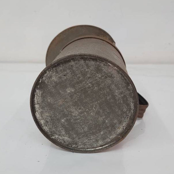 one quart oil can antique
