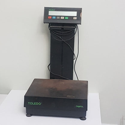 mettler toledo scale model 1938. 100 lb. capacity, readability 0.01 g. platform in inches, 12.5 x 14.